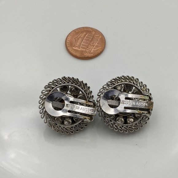 Vintage Austrian Purple Crystal Round Clip Earring - Picture 9 of 11